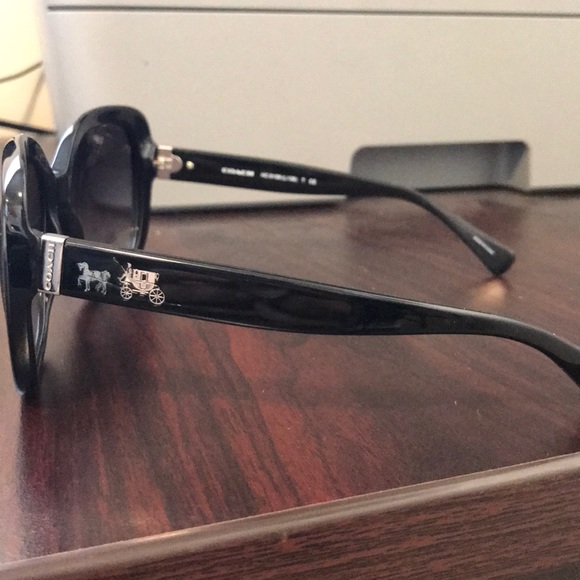 Coach Sunglass - Picture 4 of 6